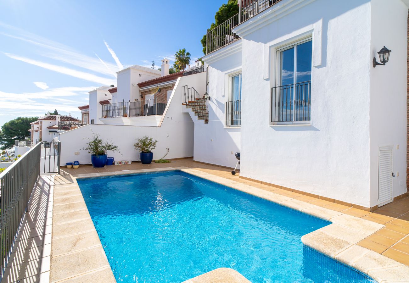 Villa in Nerja - Villa Ladera del Mar Private Pool by Casasol