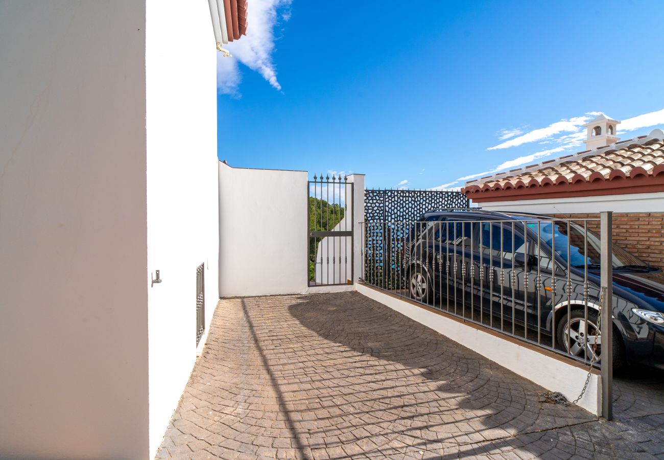 Villa in Nerja - Villa Ladera del Mar Private Pool by Casasol